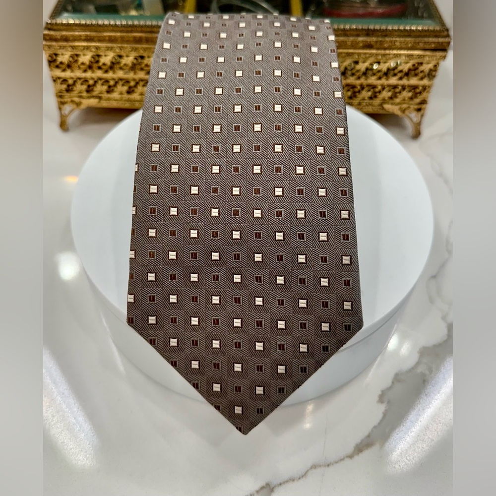 Pronto Uomo - Handmade Geometric Cube Print Silk Tie - Silver/Grey/White - EUC